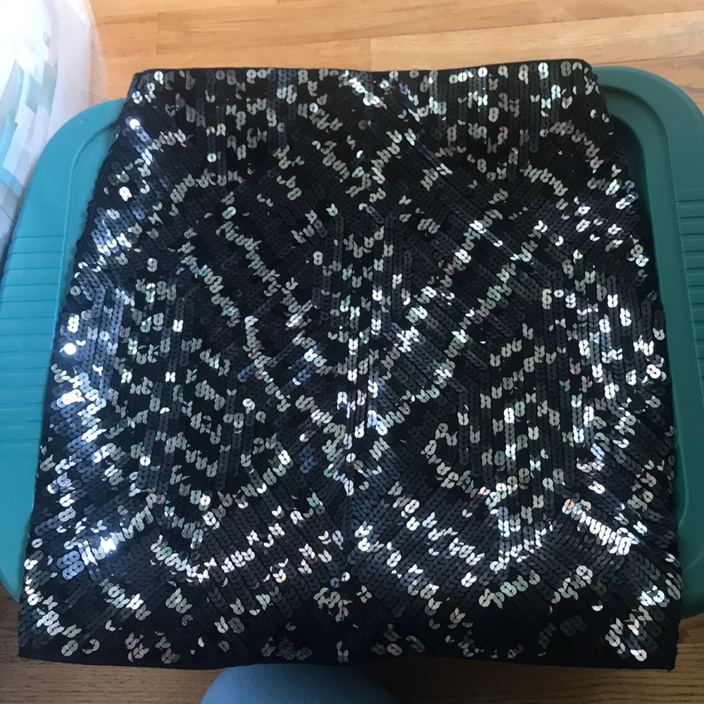 Express sequin skirt